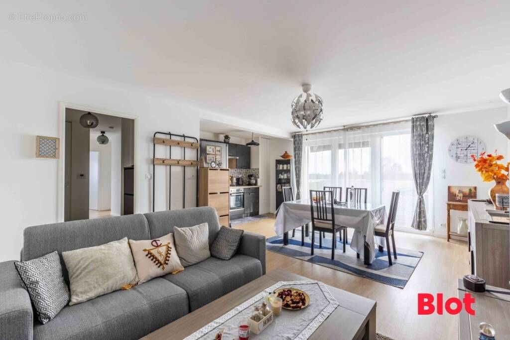 Appartement à VEZIN-LE-COQUET