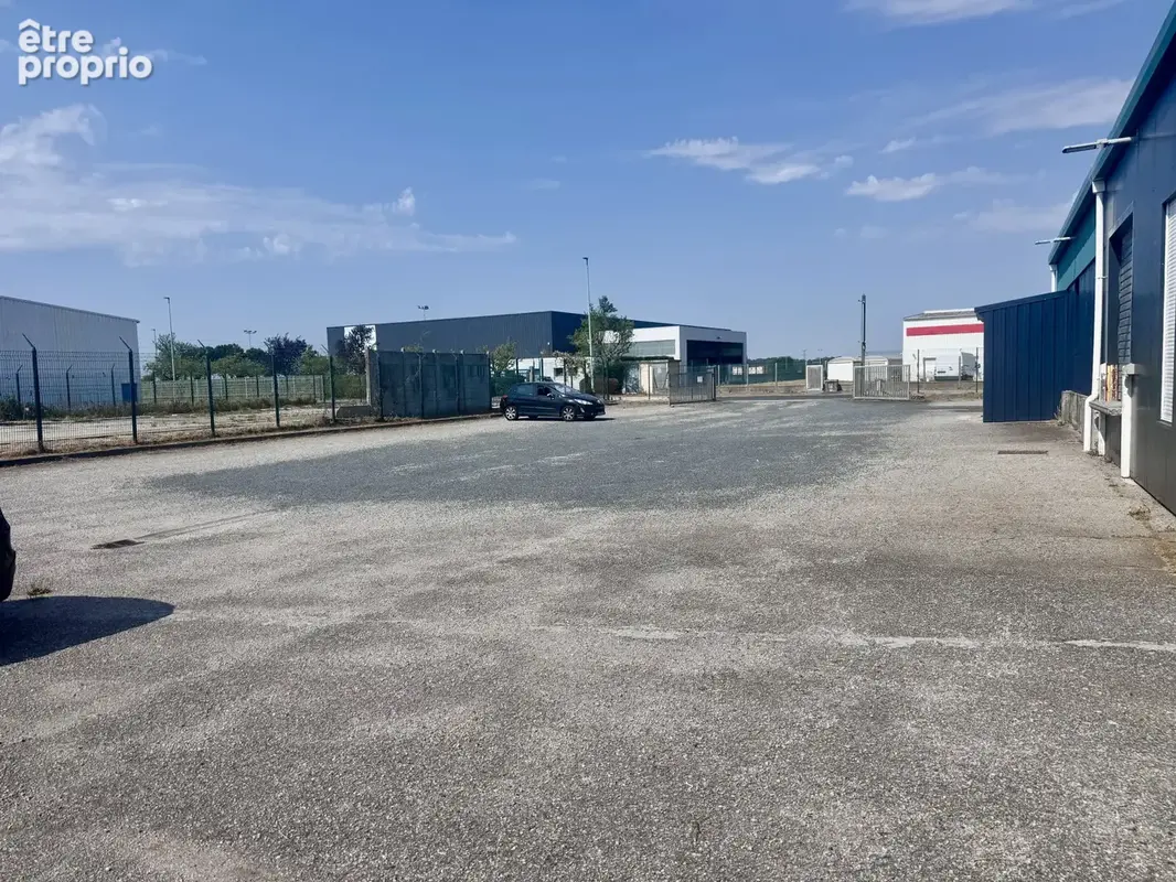 A vende- za montivilliers - local d'activité - photo 2