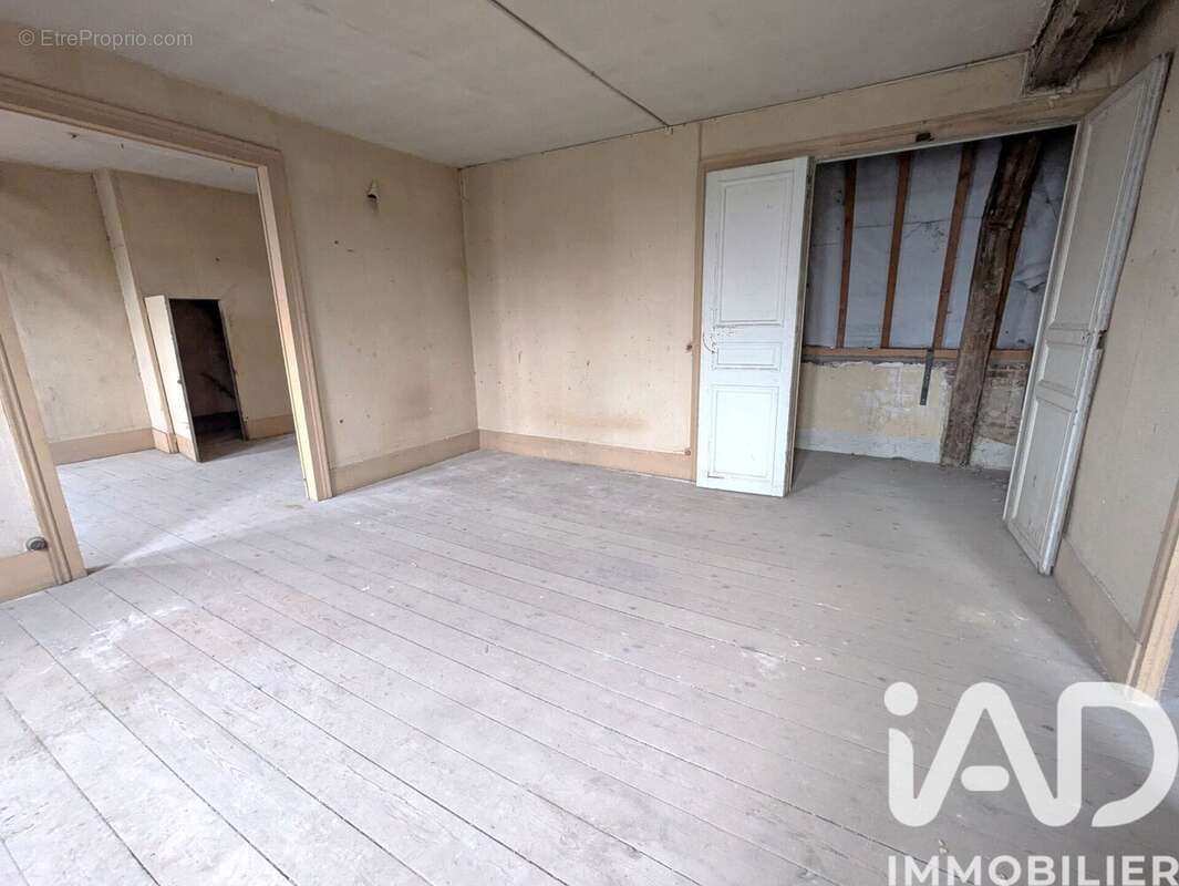 Appartement 502 m² à Cambrai  - photo 9