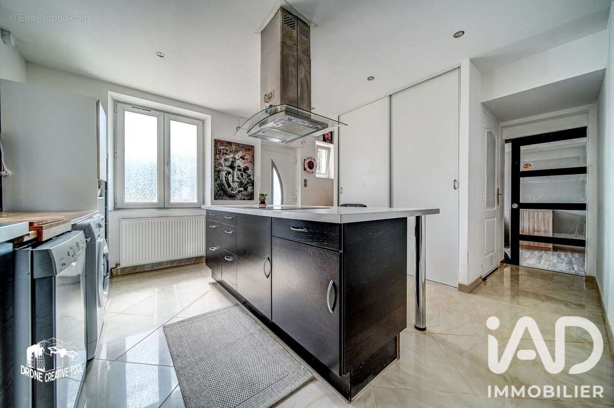 Maison 141 m² à Viviers  - photo 3
