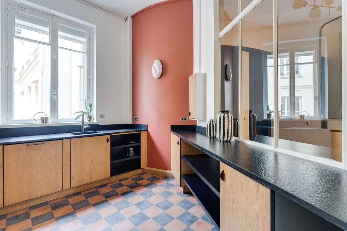 Appartement 97 m² à Paris-2e  - photo 4