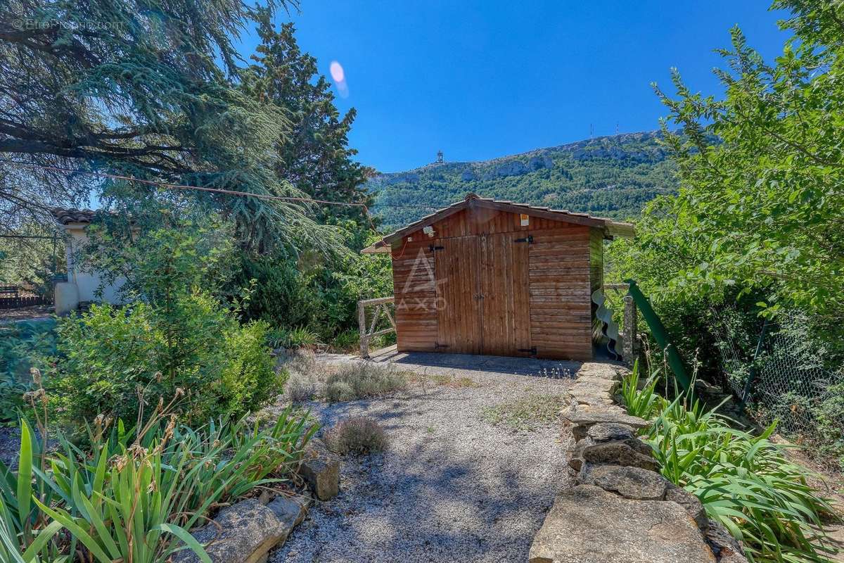 Maison à SAINT-ZACHARIE