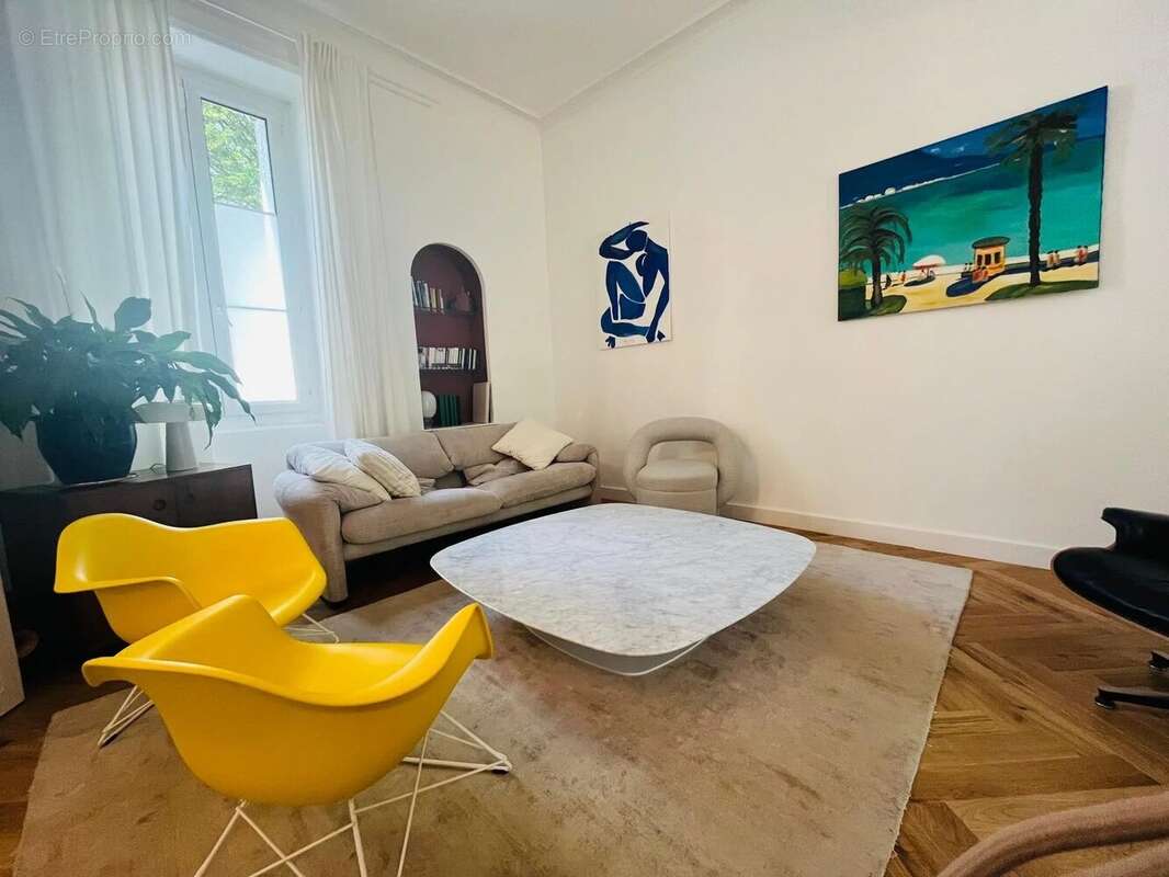 Maison entièrement rénovée sur jardin clos sans vis-à-vis de 200 m² - photo 4