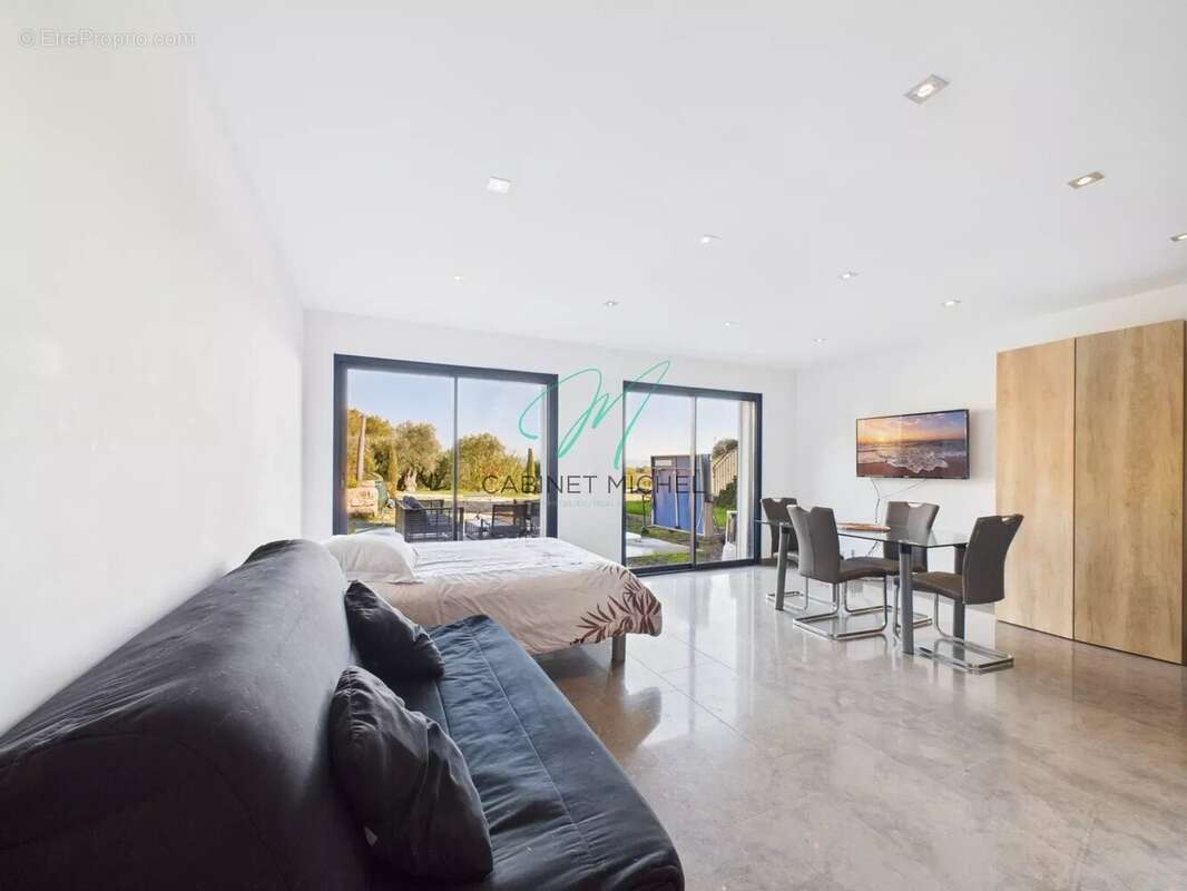 Maison à ROQUEFORT-LES-PINS