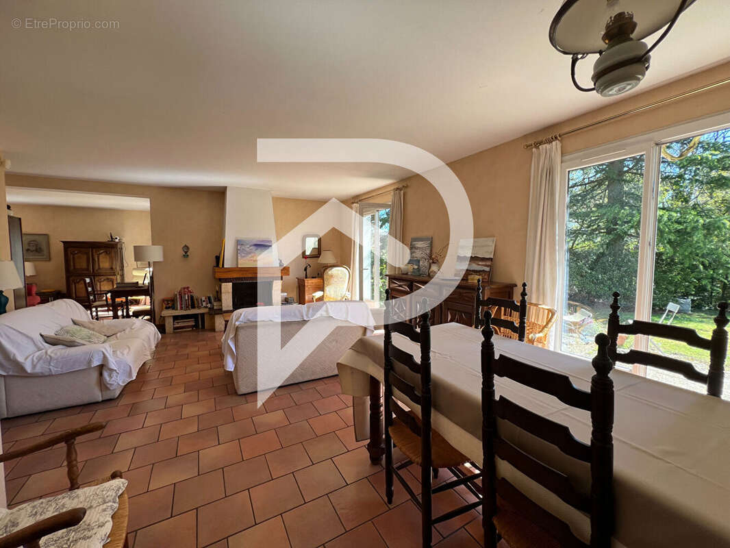 Maison à COIGNIERES