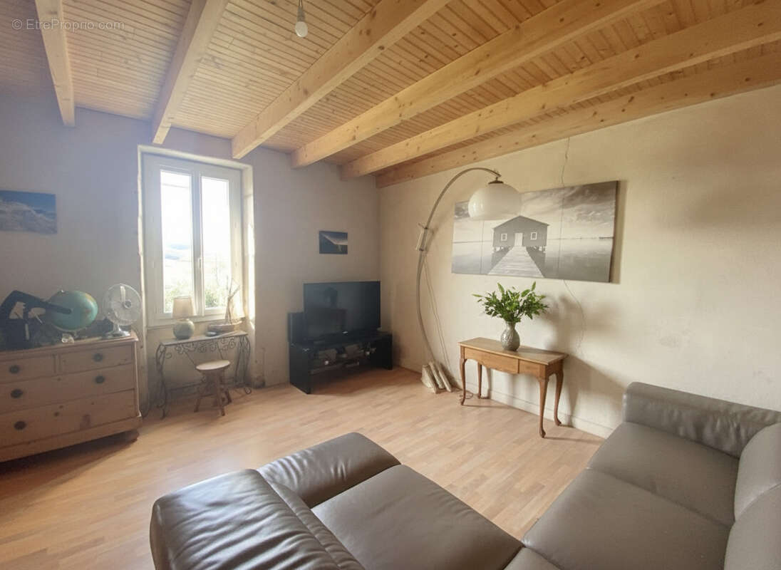 Maison à SAINT-PAUL-DE-SERRE