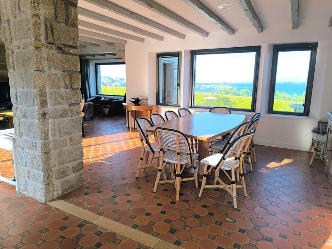 Maison à LOCQUIREC