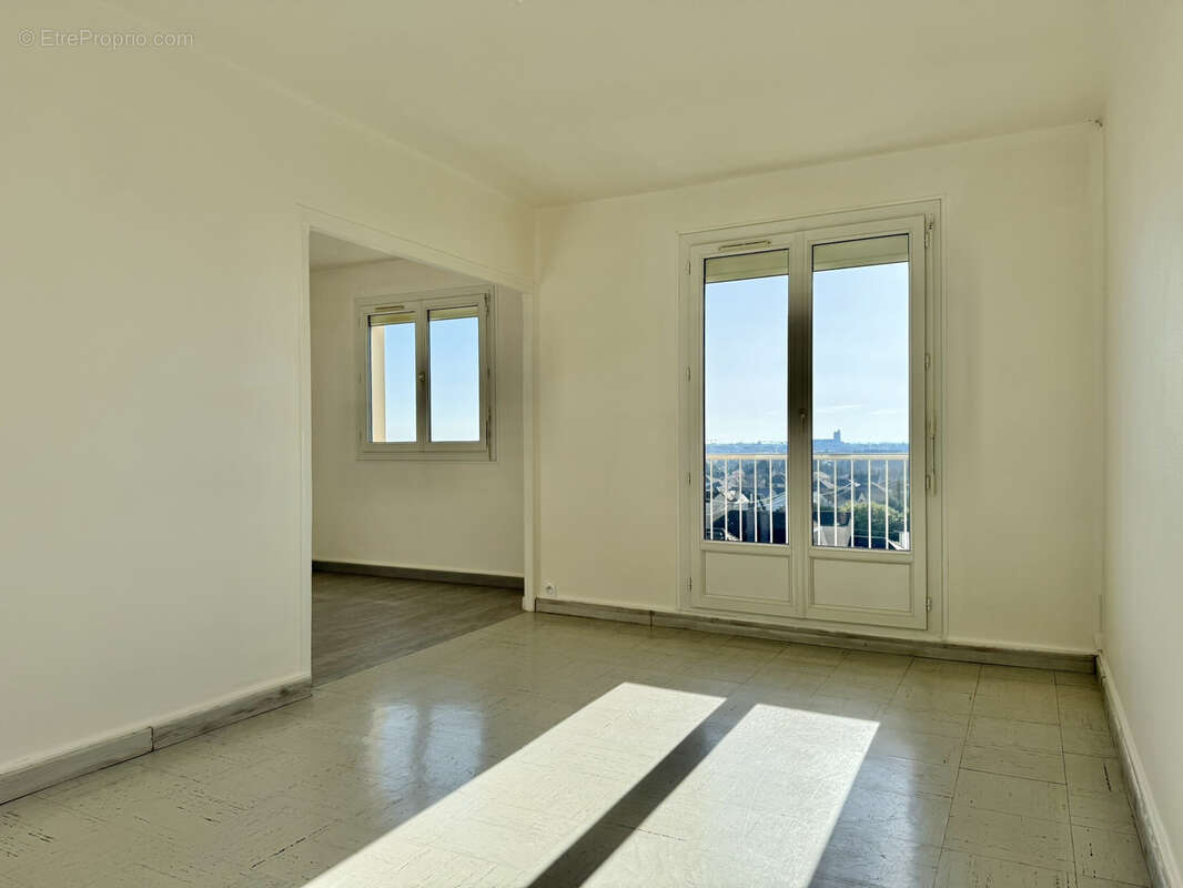 Appartement à LA CHAPELLE-SAINT-LUC