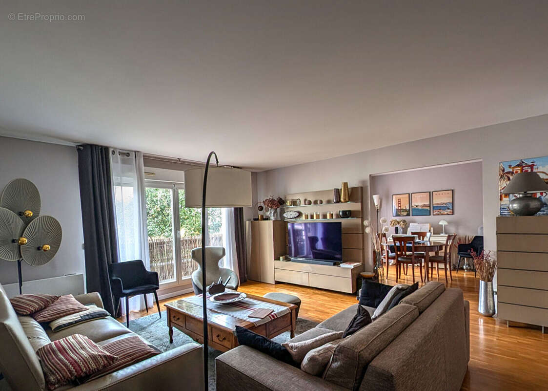 Appartement à LA GARENNE-COLOMBES