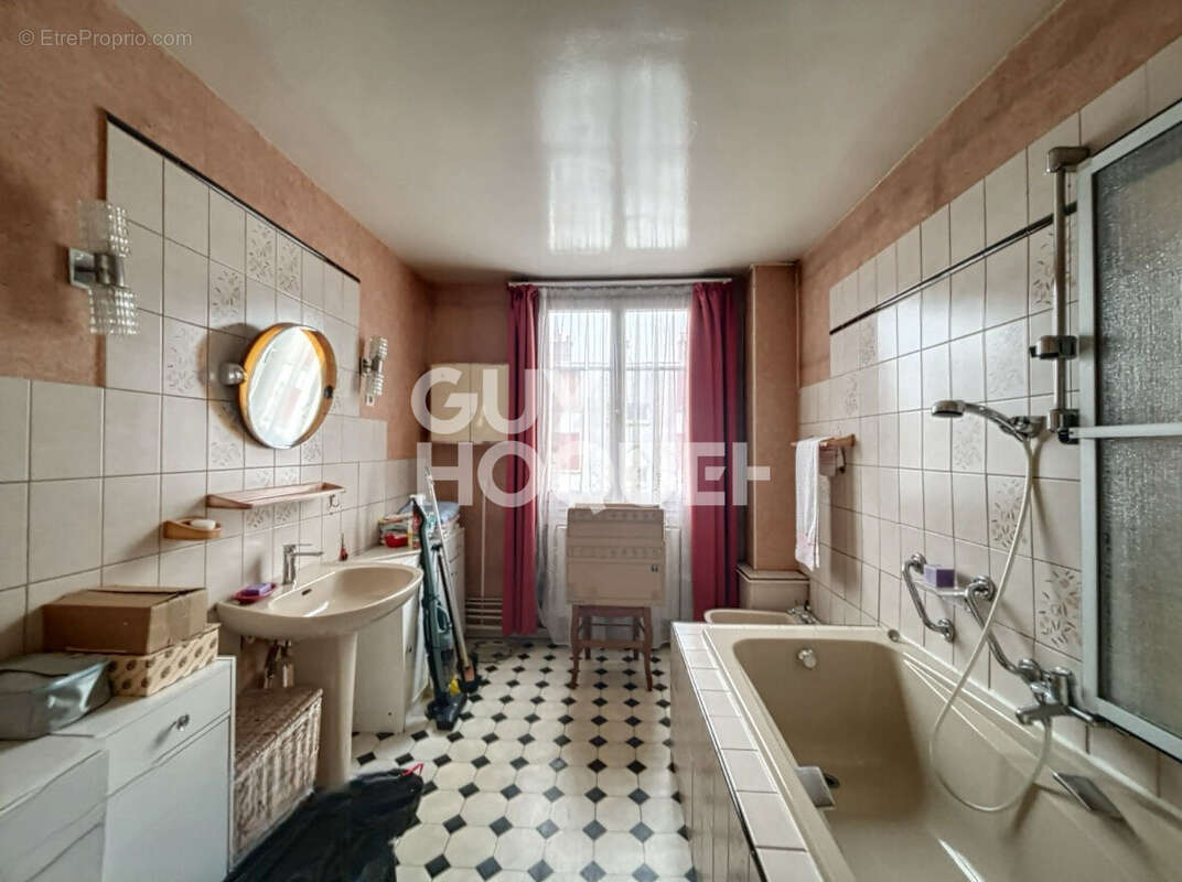 Appartement à STAINS