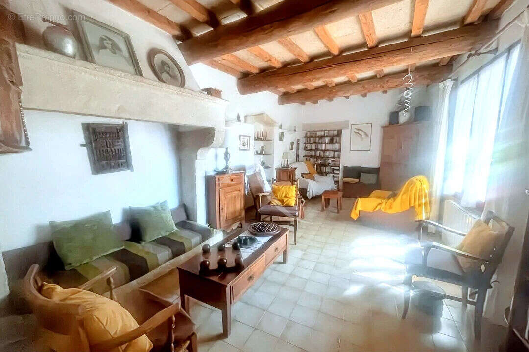 Maison à UCHAUD