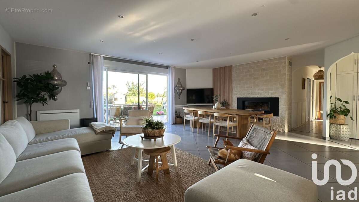 Photo 2 - Maison à CHATELLERAULT