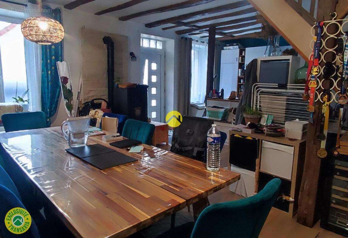 Maison à DUN-SUR-AURON