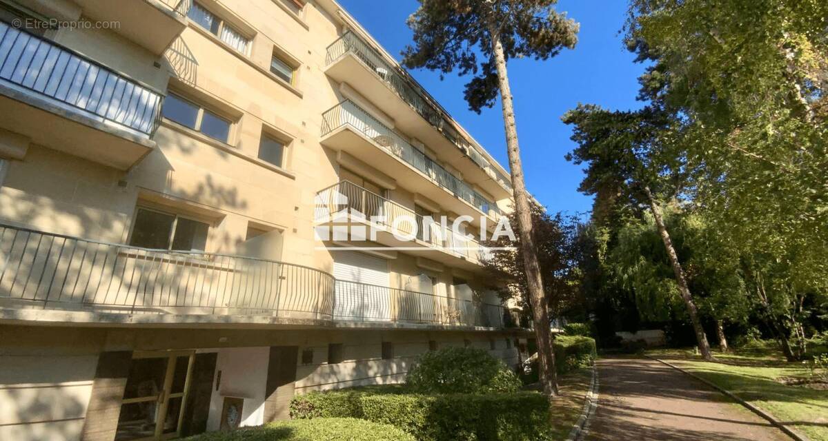 Appartement à LE PLESSIS-ROBINSON