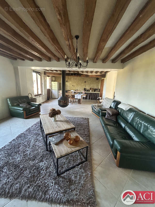 Maison à SAINTE-GENEVIEVE