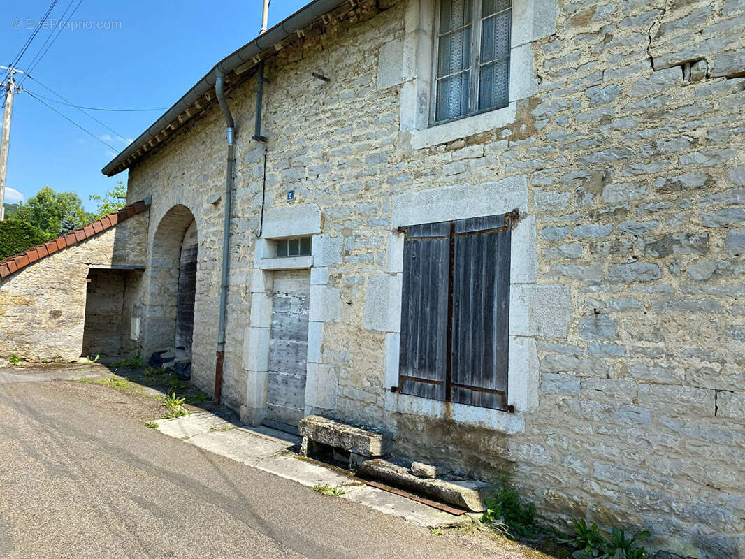 RARE sur Arbois : 2 maisons avec un ancien moulin - photo 9