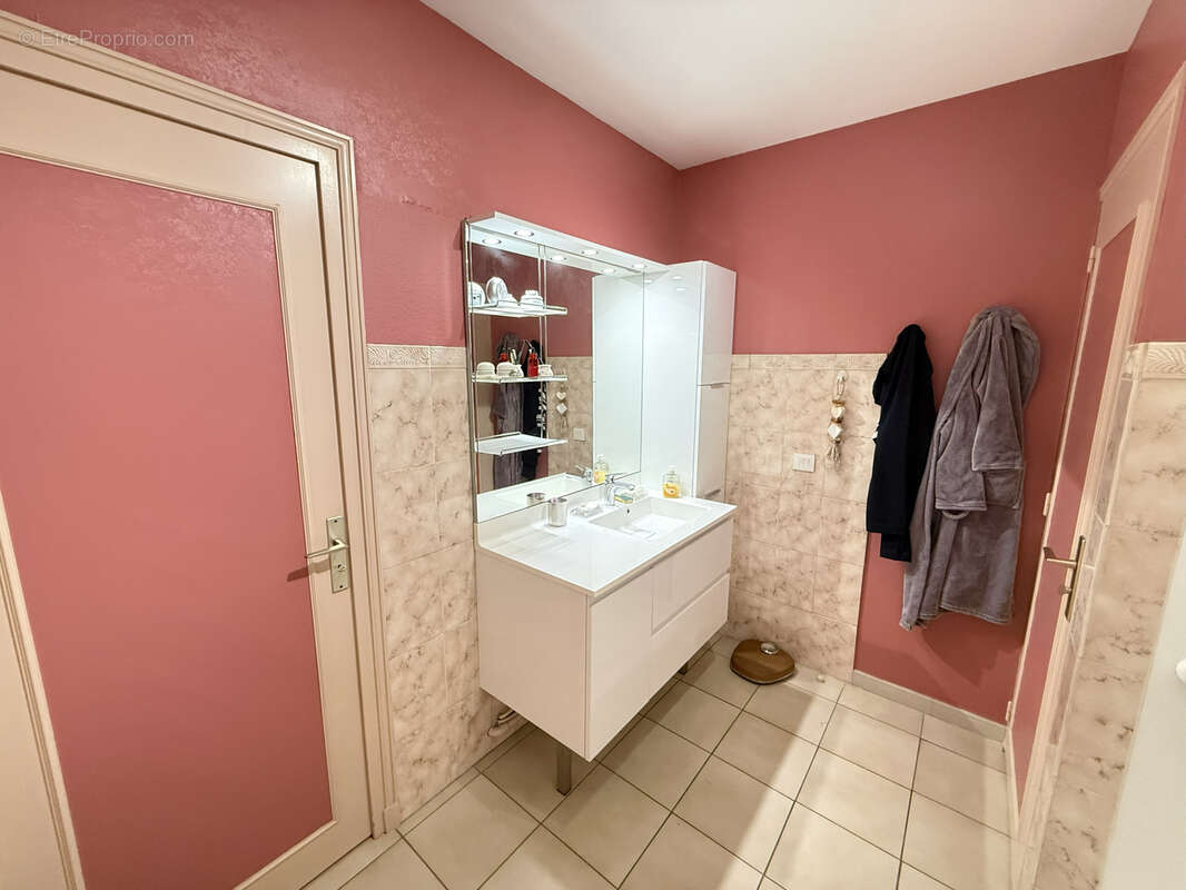 Appartement à LE PEAGE-DE-ROUSSILLON