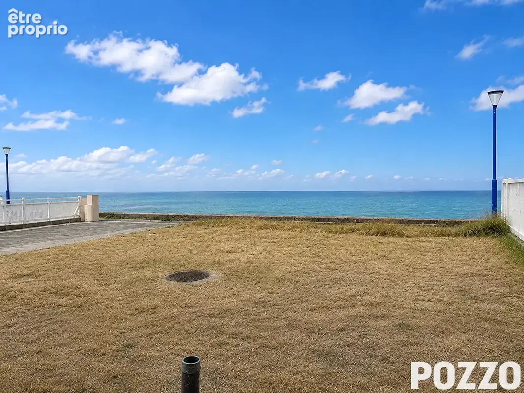 Maison Hauteville Sur Mer 5 pièce(s) 106 m2 - Front de mer. - photo 2
