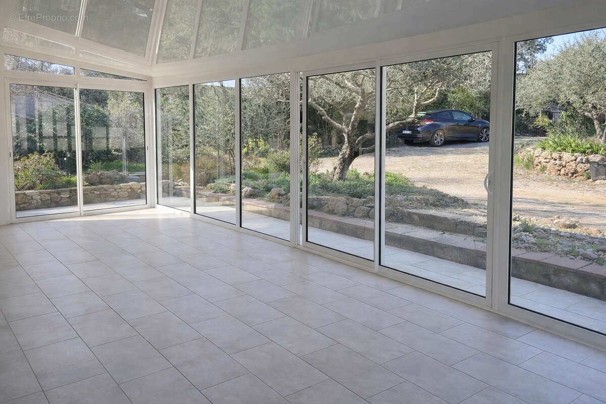 Maison à FLASSANS-SUR-ISSOLE