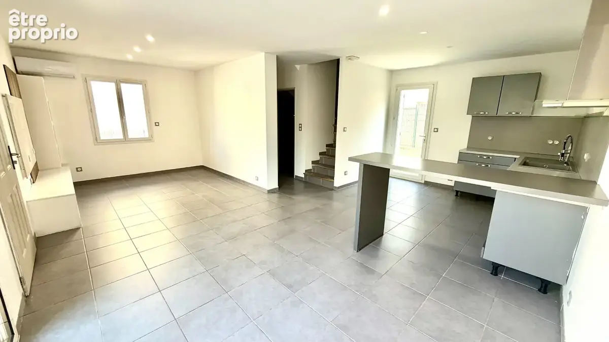 Villa dans résidence sécurisé, ouest de Carpentras. - photo 2