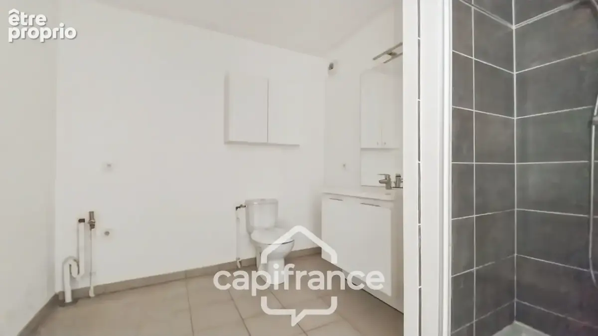 Pontault-Combault-Appartement 2 pièces-Très bon état- Résidence de 2017-Jardin-terrasse-Parking-lumineux-Bien agencé - photo 13