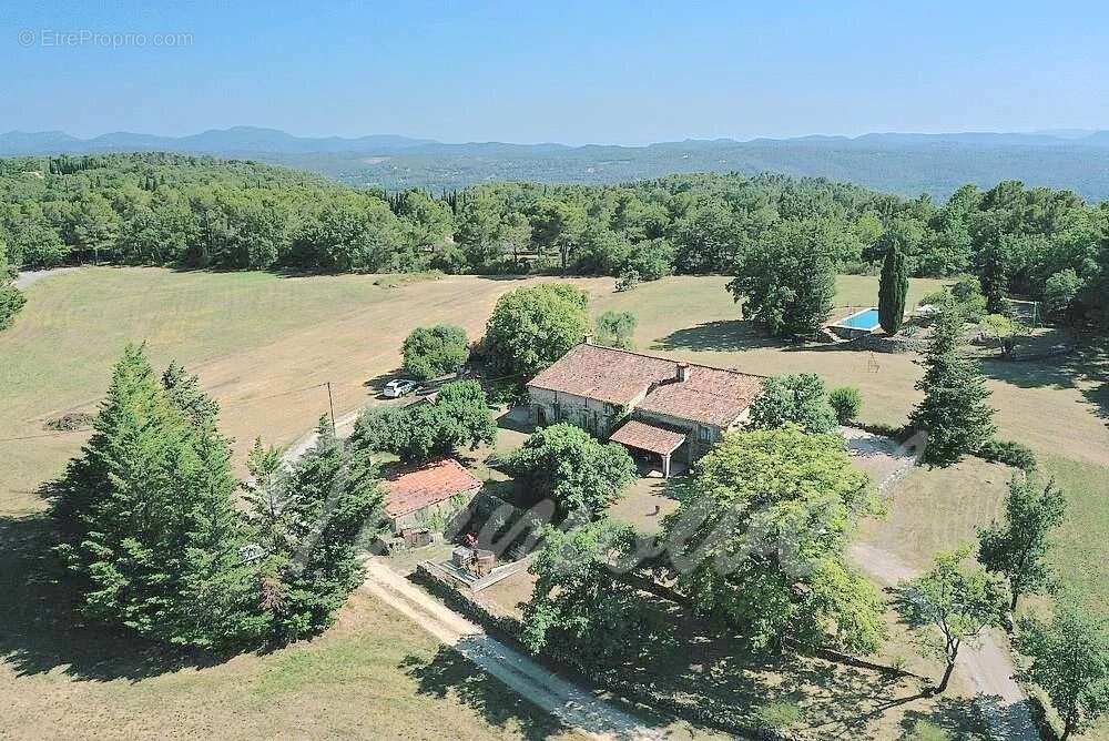 Maison à TOURRETTES