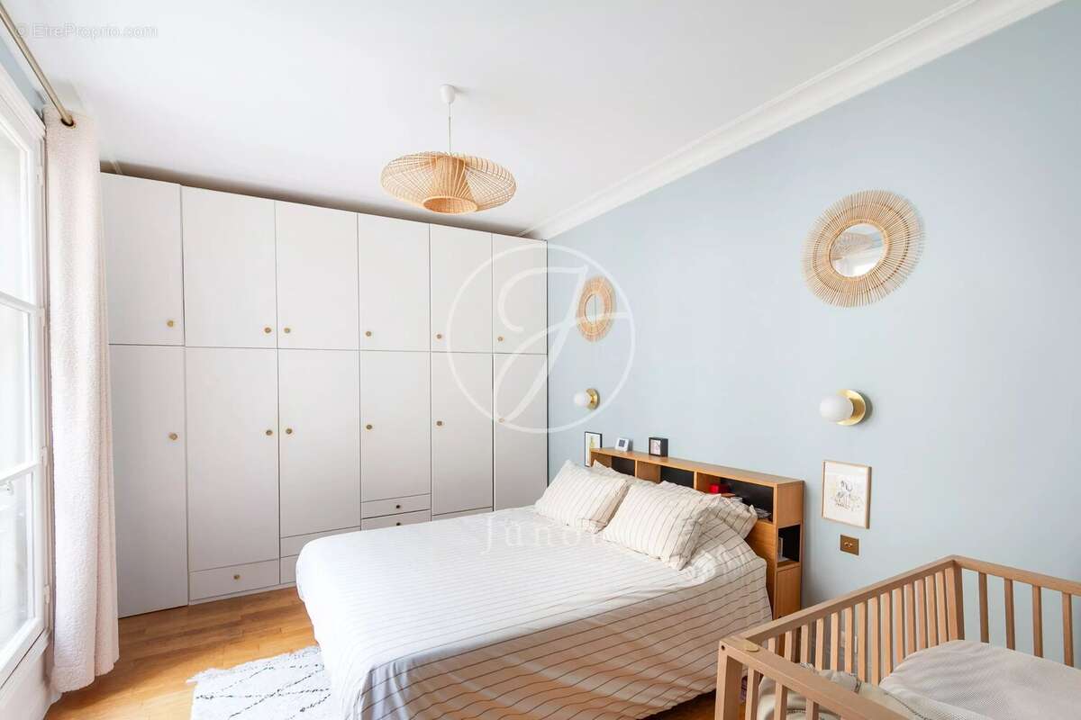 Appartement à PARIS-18E