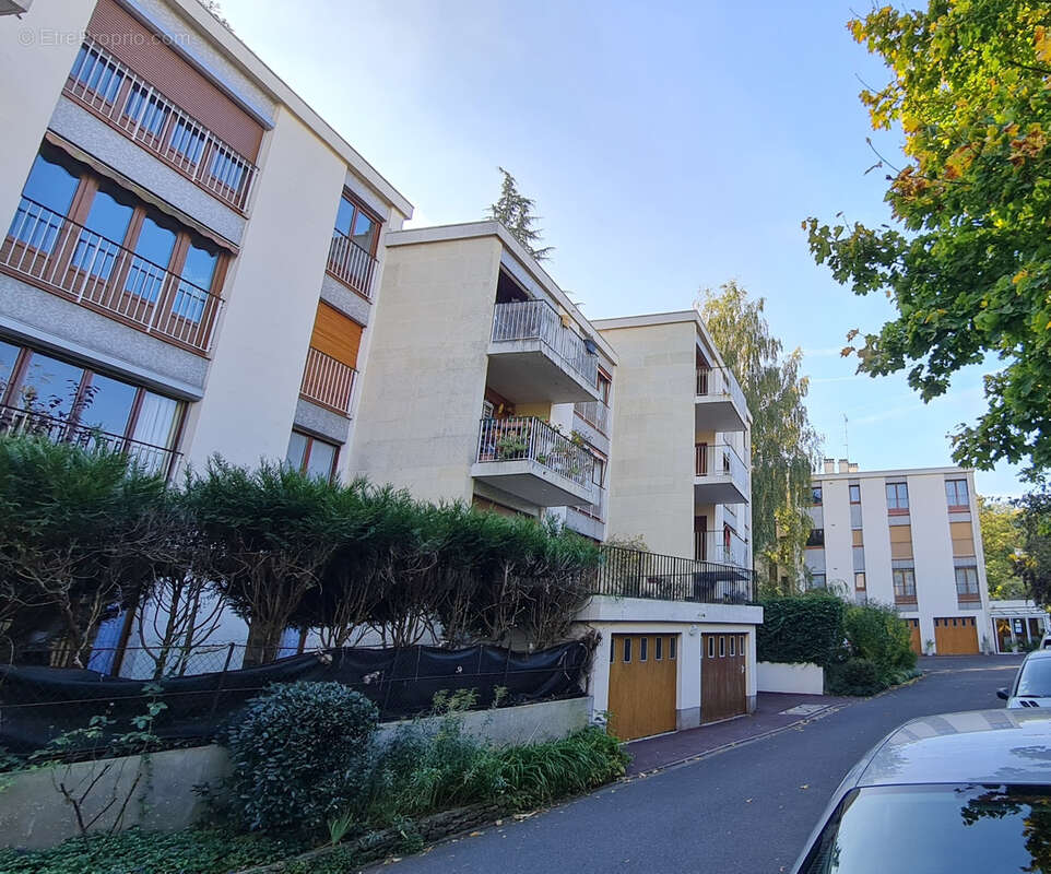 Appartement à BURES-SUR-YVETTE