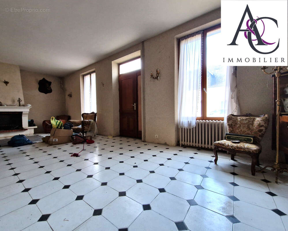 Maison à MEHUN-SUR-YEVRE