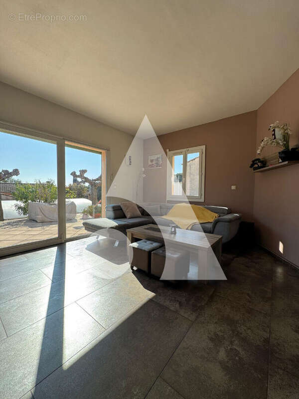 Maison à CHATEAURENARD