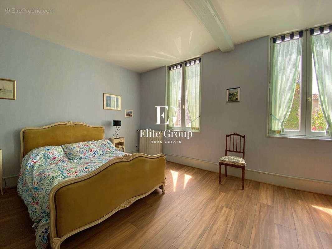 Maison à BARBEZIEUX-SAINT-HILAIRE