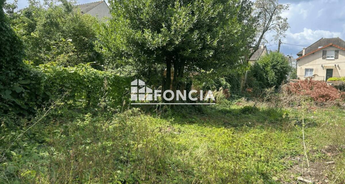 Terrain à CHAMPIGNY-SUR-MARNE