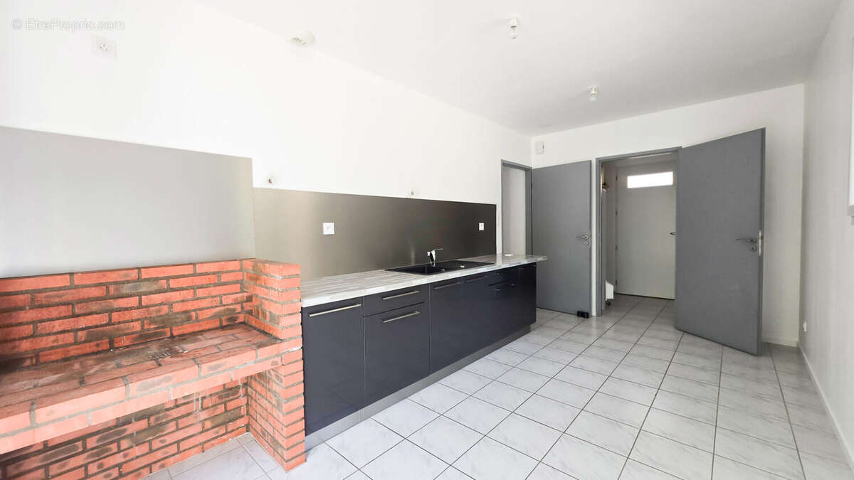 Maison T5 proche Ste Cécile d'Avès sur parcelle de 750m² - photo 9