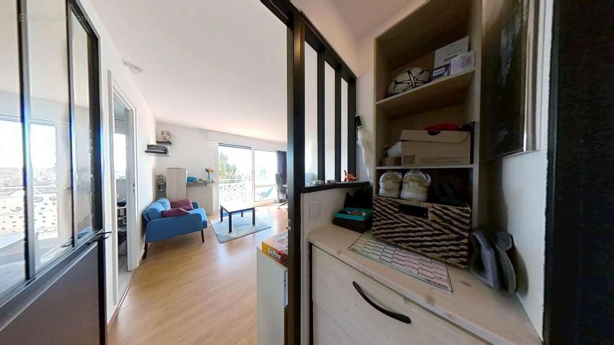 Appartement à COMBS-LA-VILLE