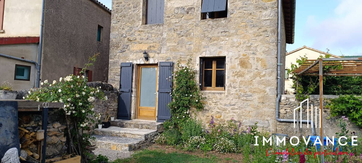 Maison à SAINTE-EULALIE-DE-CERNON