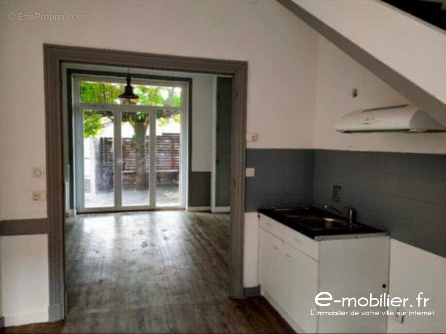 Maison à SAINT-ALBAN-LES-EAUX