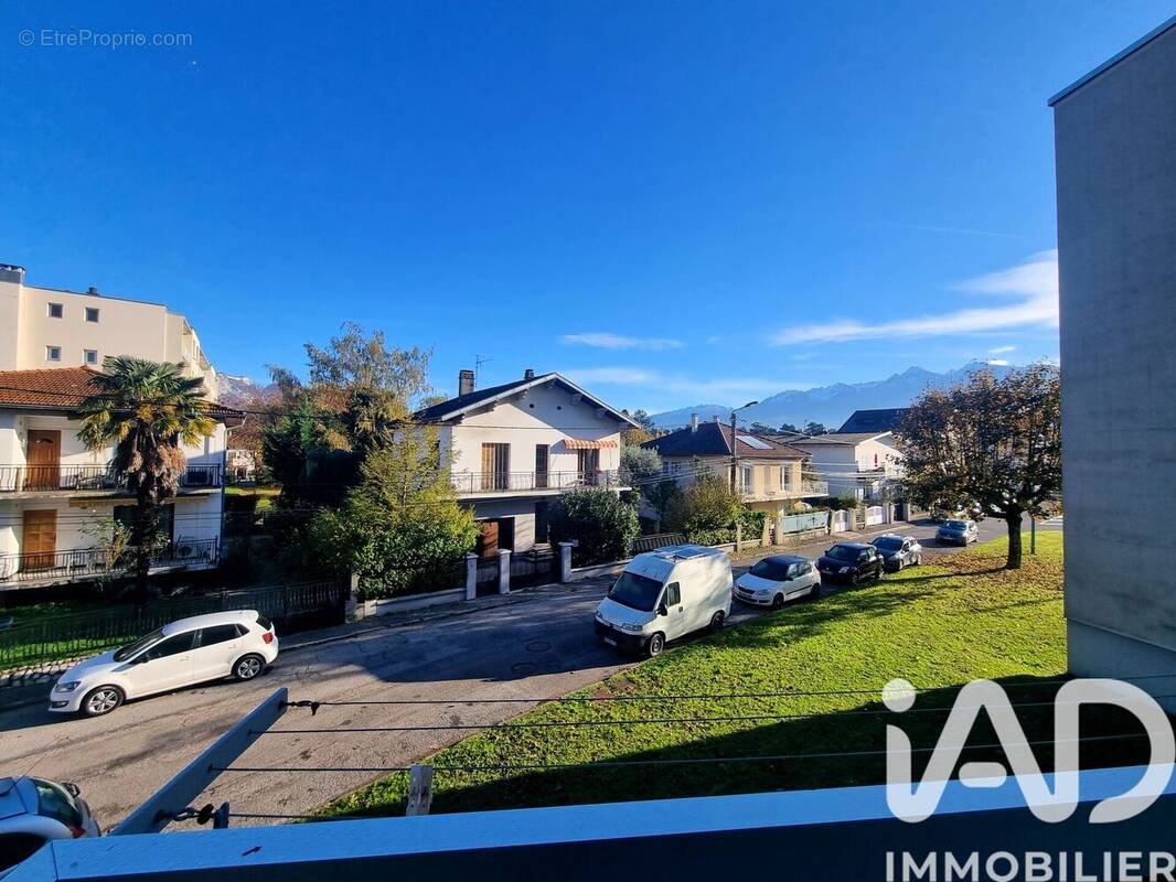 Photo 1 - Appartement à SAINT-MARTIN-D&#039;HERES