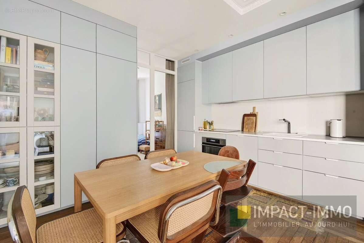 Appartement à COURBEVOIE