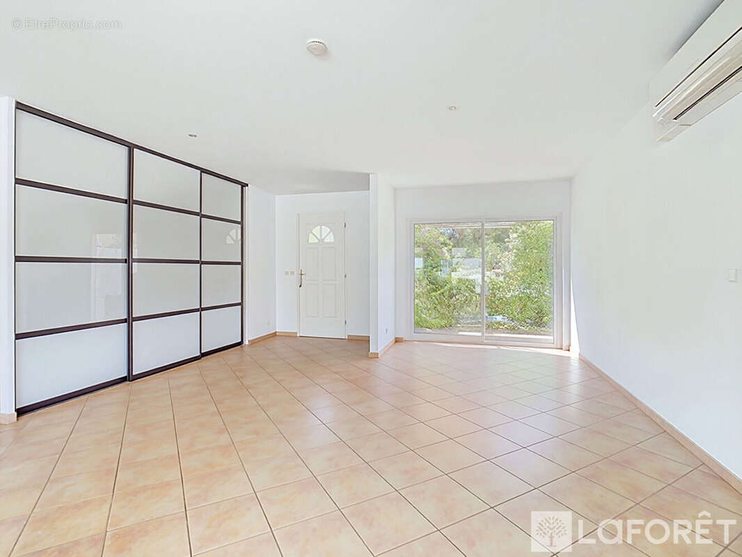 Maison type 4 de 104m², jardin . - photo 3