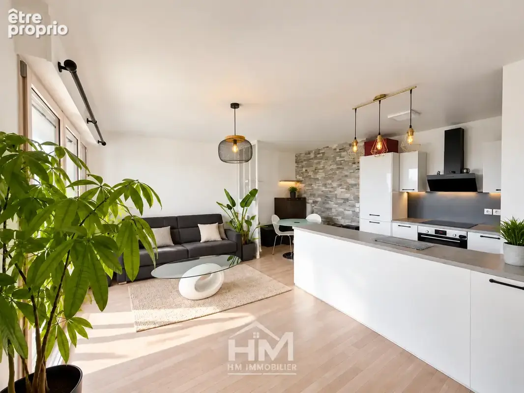 Saint-Maurice — À 5 minutes du RER A Joinville-le-Pont  Exclusivité — Appartement avec terrasse de 17 m2 - photo 3