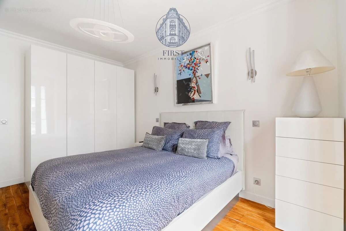 Appartement à PARIS-17E