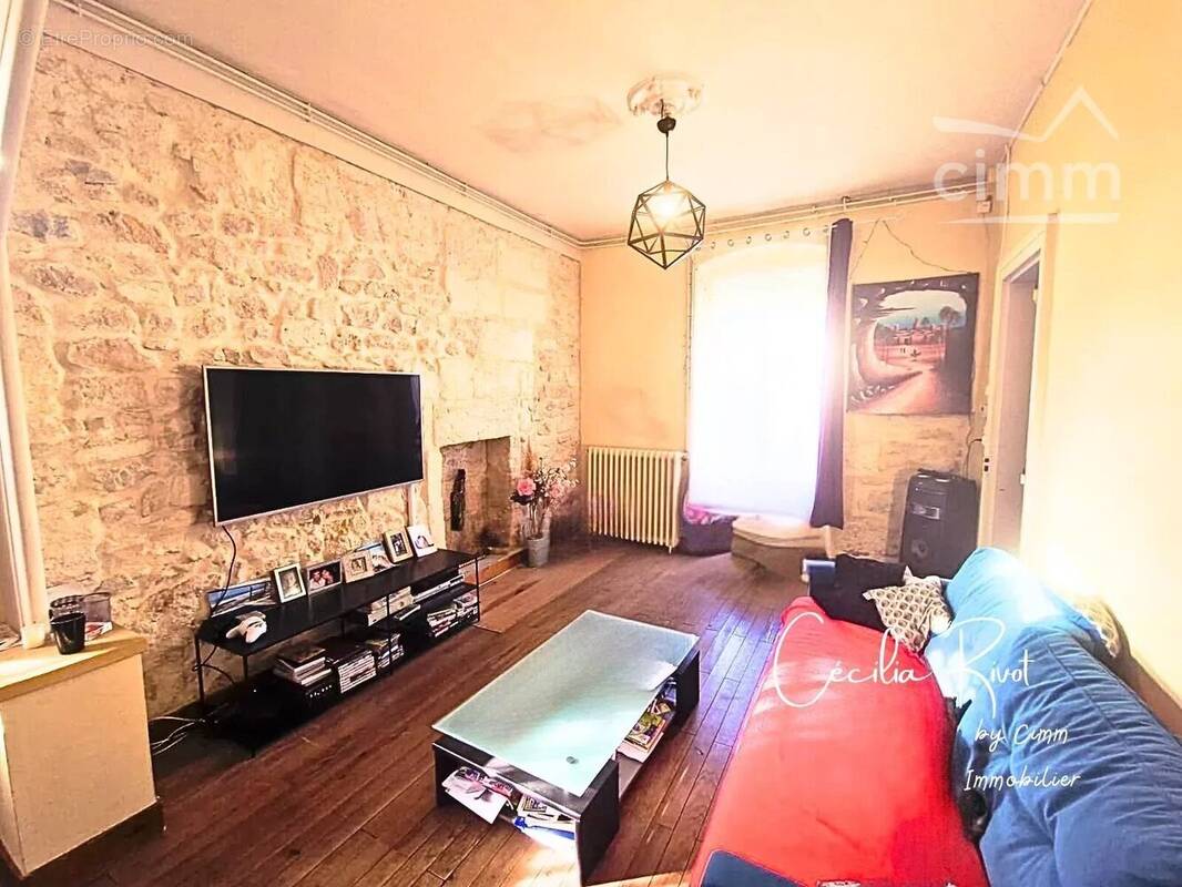 Appartement à SAINT-YZAN-DE-SOUDIAC