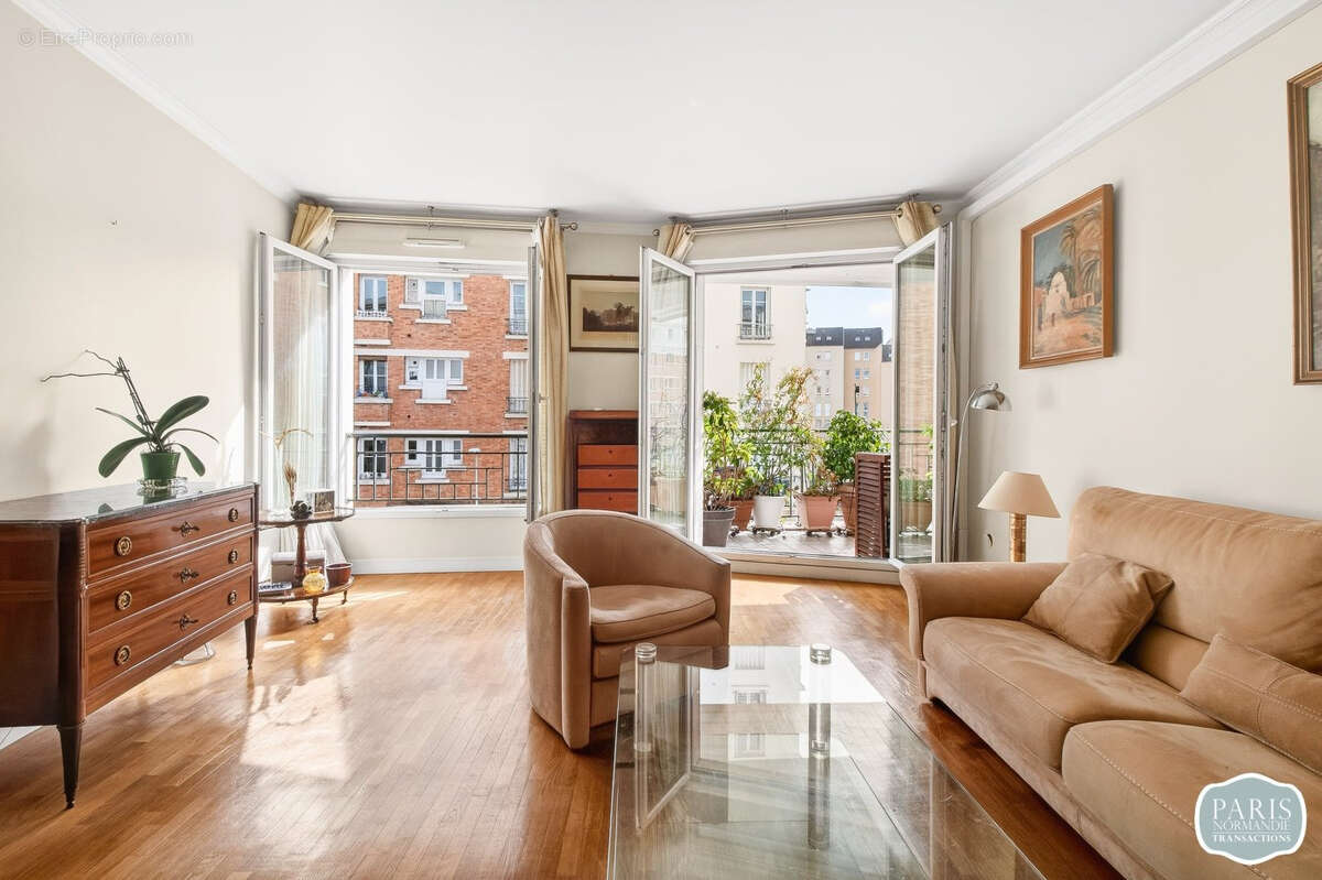 Appartement à LA GARENNE-COLOMBES