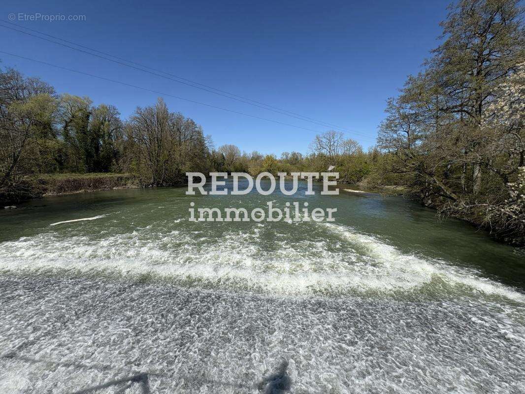 Commerce à VOUZIERS