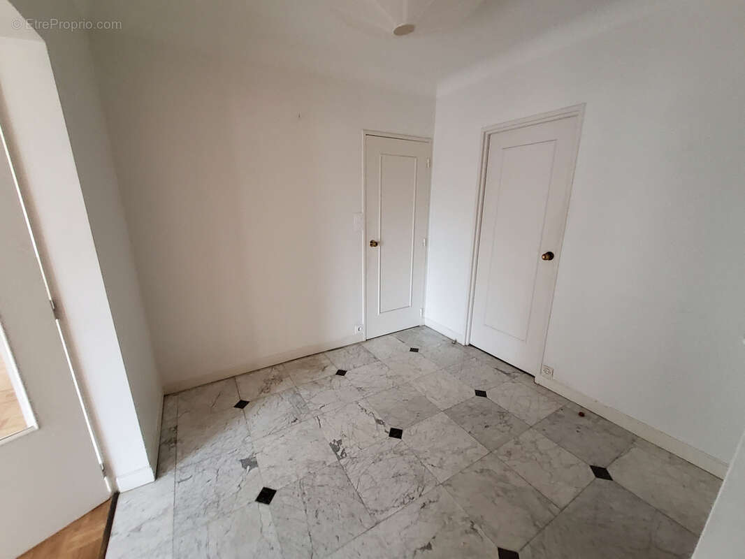 Appartement 4 chambres 6ème étage - photo 3