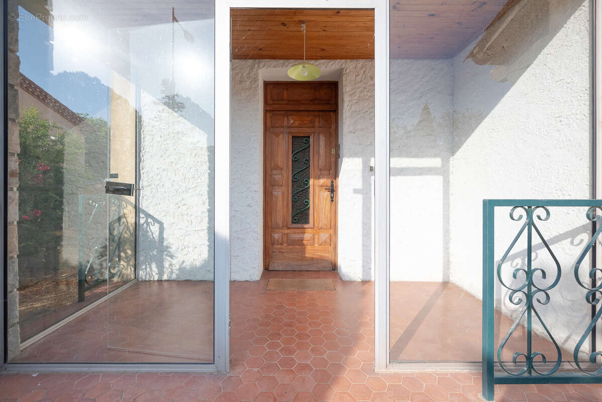 MaisonT5  avec 2 garages sur terrains clos - photo 6