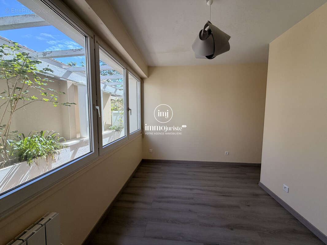 Appartement 82 m² à Royan  - photo 4