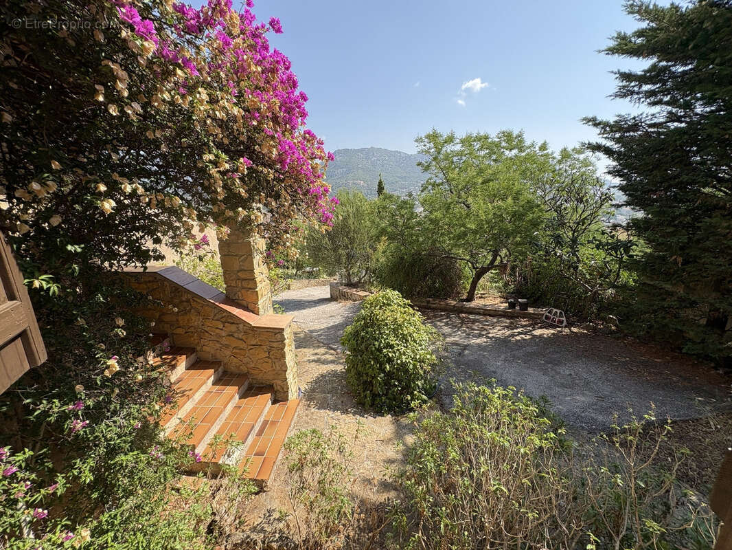 Maison 6 pièces, 4 chambres, Vue dégagée - Toulon Ouest Les Arènes - photo 15