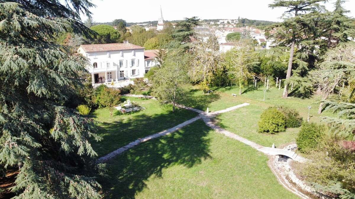 Maison à LA ROCHEFOUCAULD