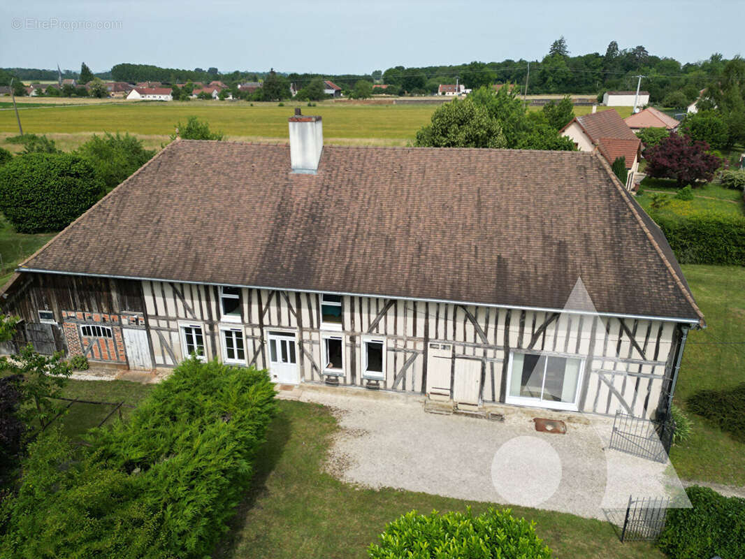 Maison Montaulin 7 pièces 361.22 m2 (270 m2 habitables et 91 m2 de salle et atelier annexes) - photo 5